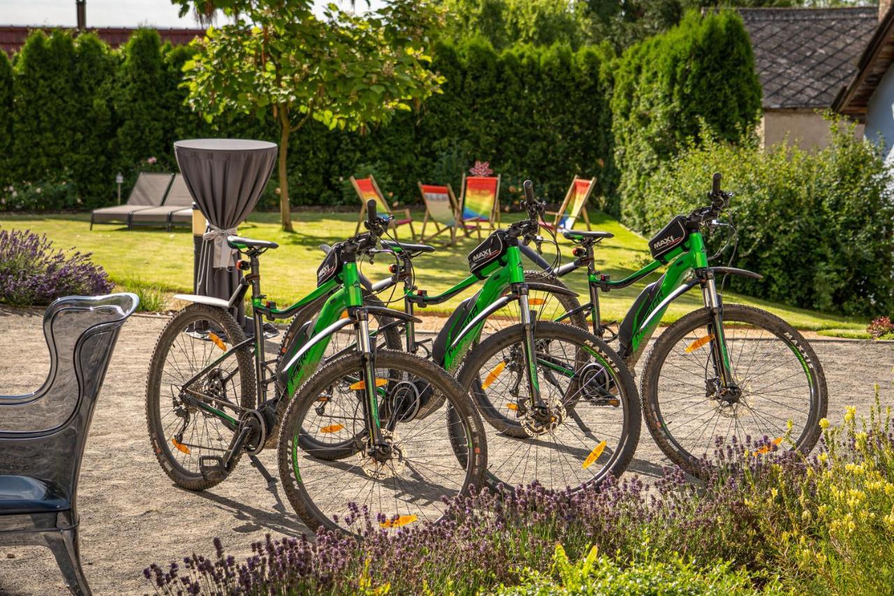Maxmilian Lifestyle Resort Loucen Exterior foto