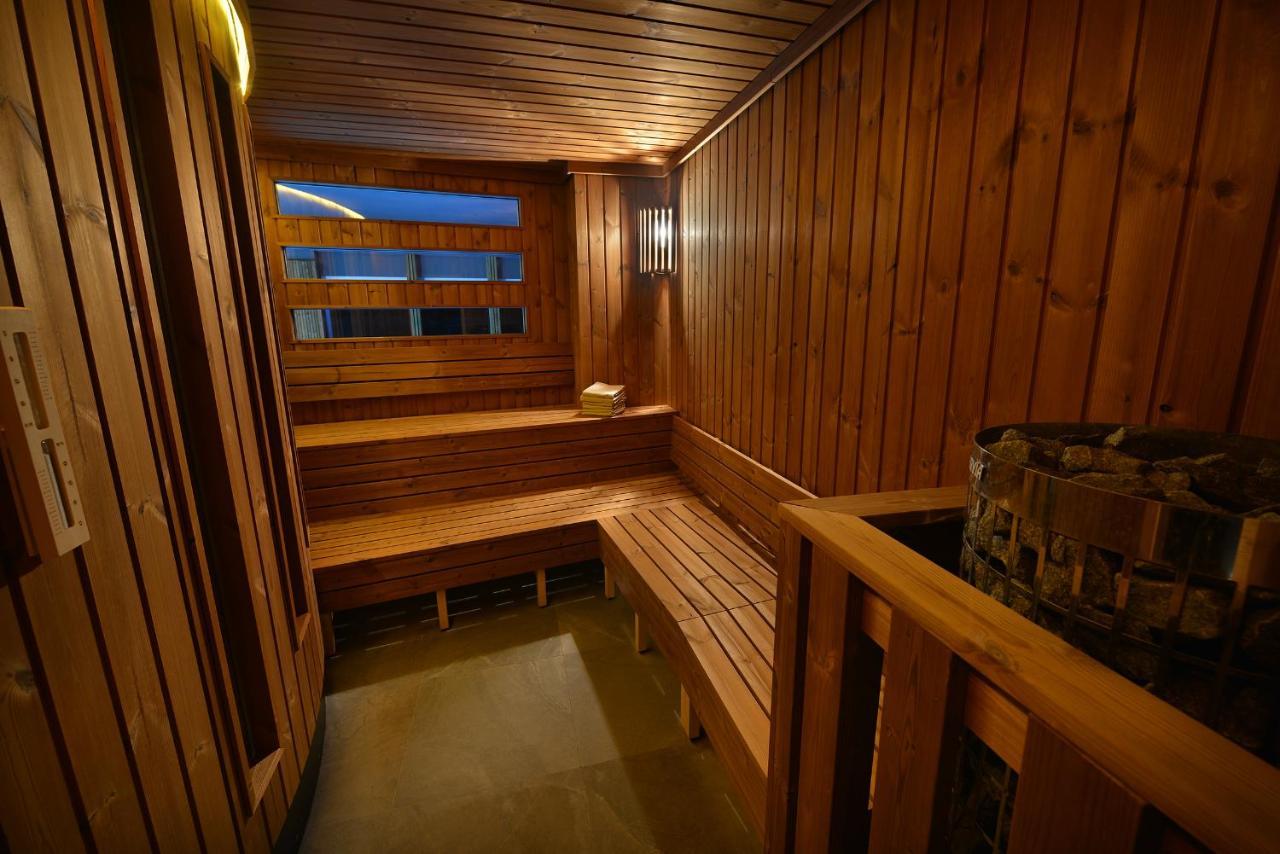 Maxmilian Lifestyle Resort Loucen Exterior foto