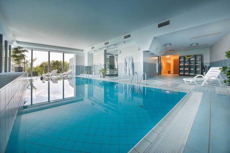 Maxmilian Lifestyle Resort Loucen Exterior foto