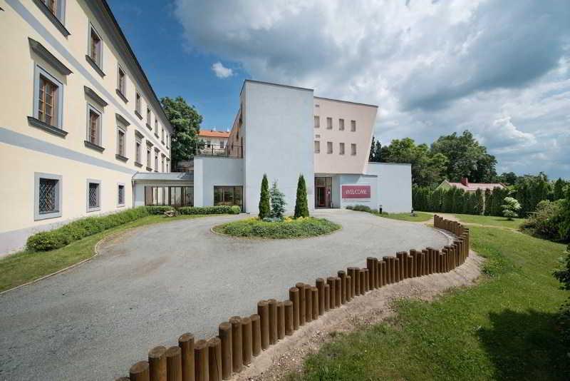 Maxmilian Lifestyle Resort Loucen Exterior foto